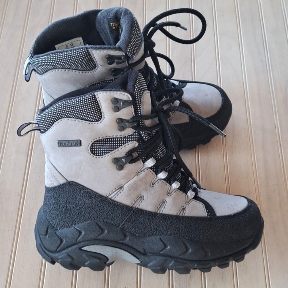 Cabela's Dry Plus 83-0235 Thinsulate Ultra Insulation Hiking Boots Womens Size5D